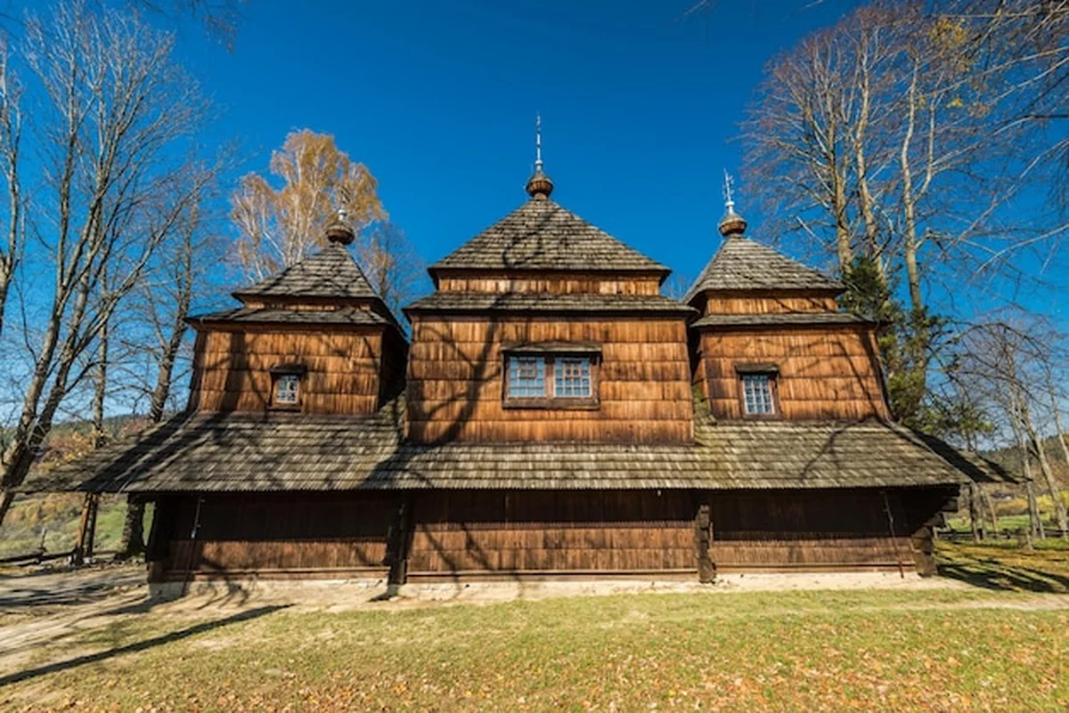 Drewniana cerkiew w Smolniku w Bieszczadach, Polska