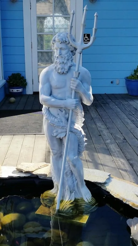 Posąg przy fontannie