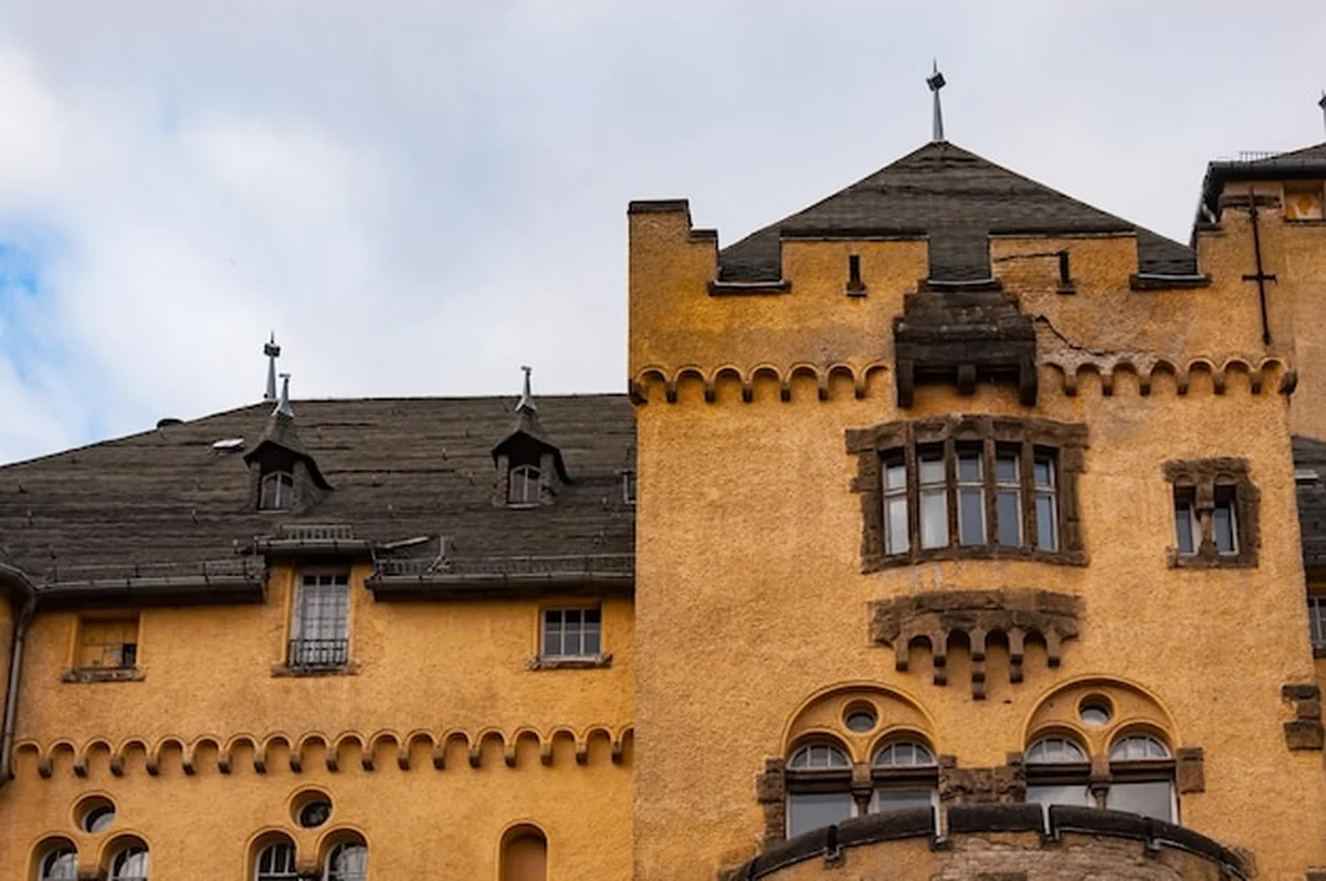 Zamek Hahneburg w Bobolicach